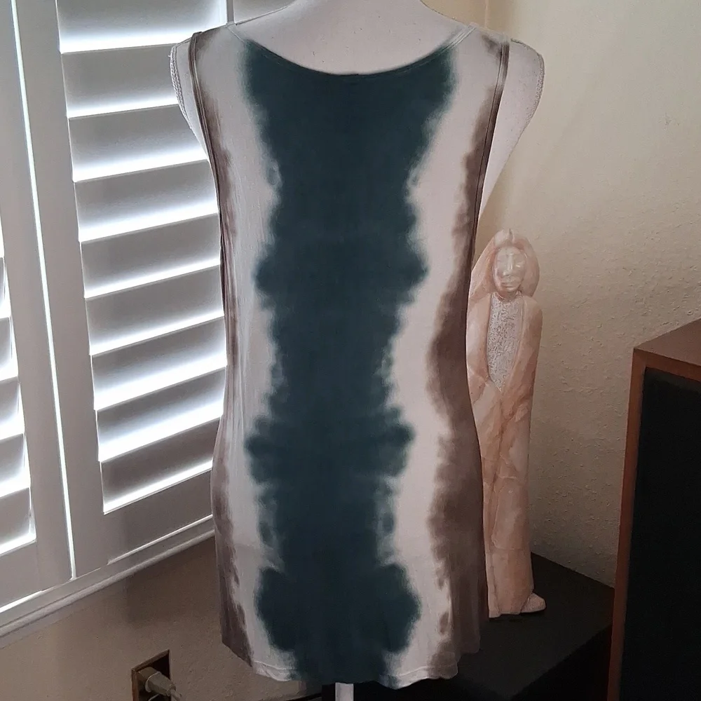 💚🩶XCVI White,Green & Gray Tie Die Style Top 100% Soft Rayon Size Medium - Picture 3 of 5
